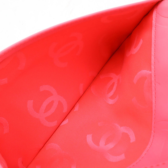 CHANEL Black Leather Coco Mark Wallet - Picture 6 of 8